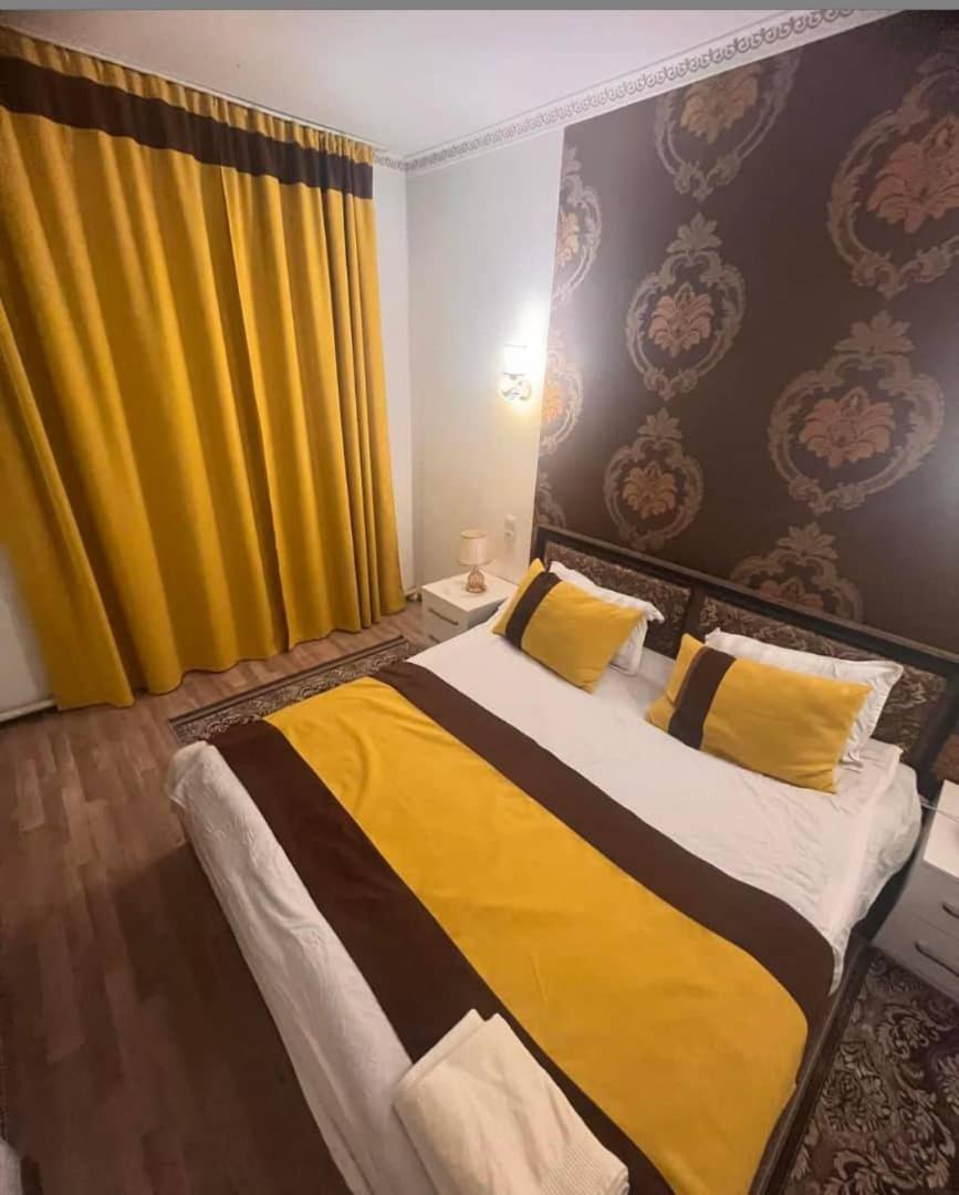 Turan Guesthouse Karakol Exterior foto